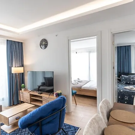 Trendy 2br Stylish, Vibrant Area